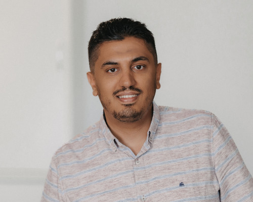 Porträt von Ali Arafat, Senior Netzplaner bei Breitband Ortenau – Fachliche Planung und Optimierung der Glasfasernetze im Ortenaukreis