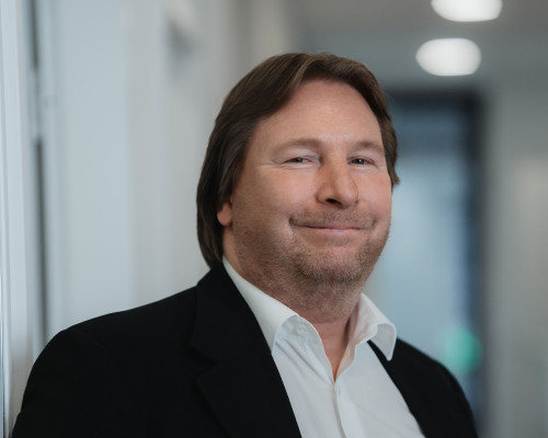 Porträt von Bert Theile, Senior Netzplaner bei Breitband Ortenau – Planung und Optimierung der Glasfasernetze im Ortenaukreis