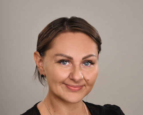 Porträt von Irene Baron, Controlling bei Breitband Ortenau – Finanzielle Steuerung und Kontrolle des Glasfaserausbaus im Ortenaukreis