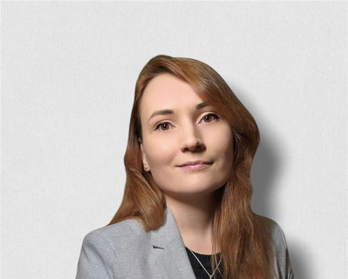 Porträt von Jeanette Freyler, Netzdokumentationsmanagerin bei Breitband Ortenau – Pflege und Verwaltung der Glasfasernetze im Ortenaukreis